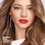 REVLON ColorStay Matte Lite Crayon Lipst - Image 4